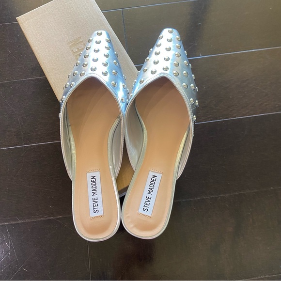 Steve Madden Mayah Silver Slides Mules Flats Shoes Sz 9.5 - Picture 4 of 7